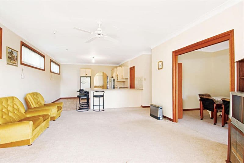 13 Strickland Street, HEATHCOTE NSW 2233, Heathcote - Thumbnail 3