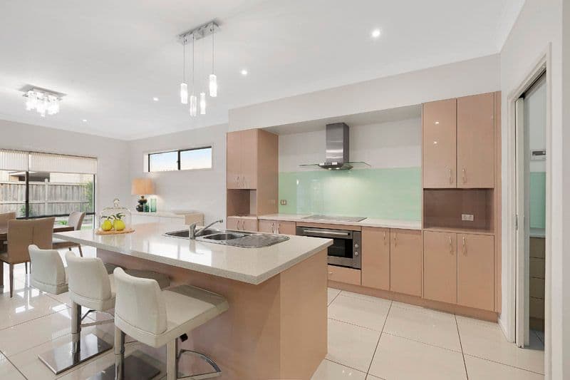 4 Deepwater Drive, WATERWAYS VIC 3195, Waterways - Thumbnail 4