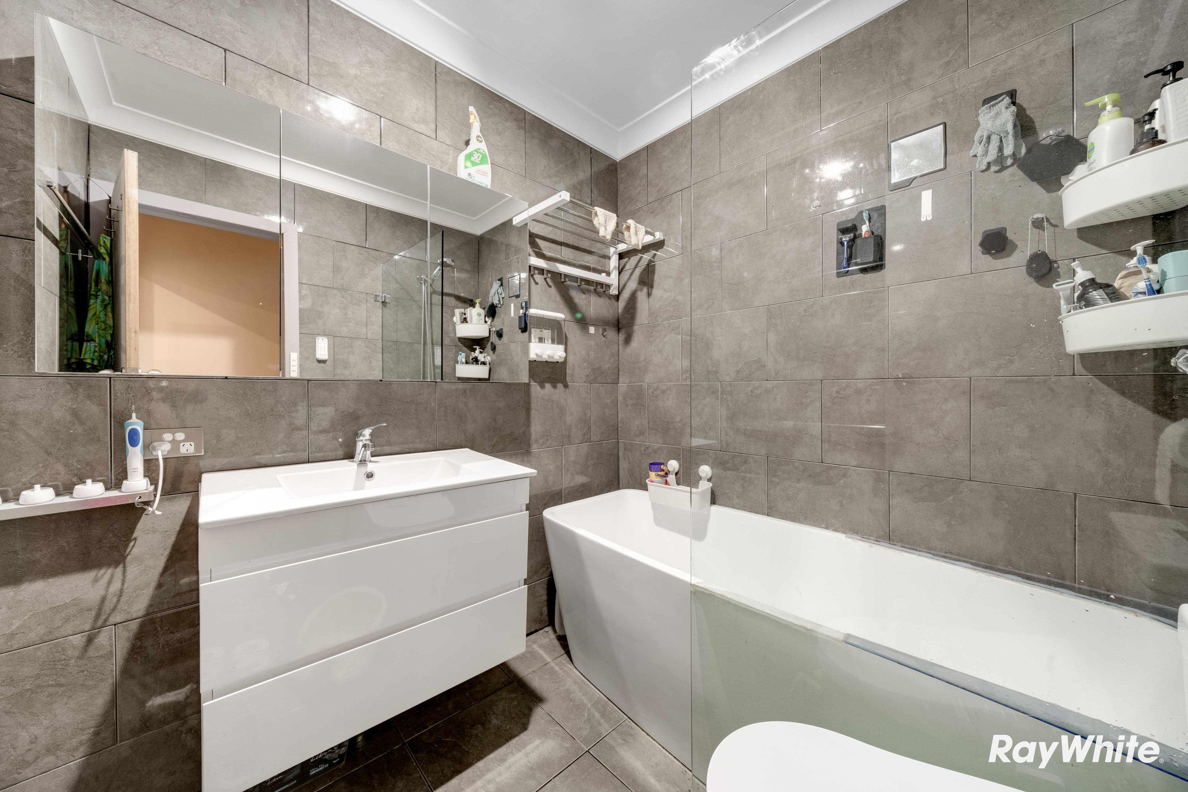 9 Calluna Court, Regents Park QLD 4118, Regents Park - Thumbnail 3