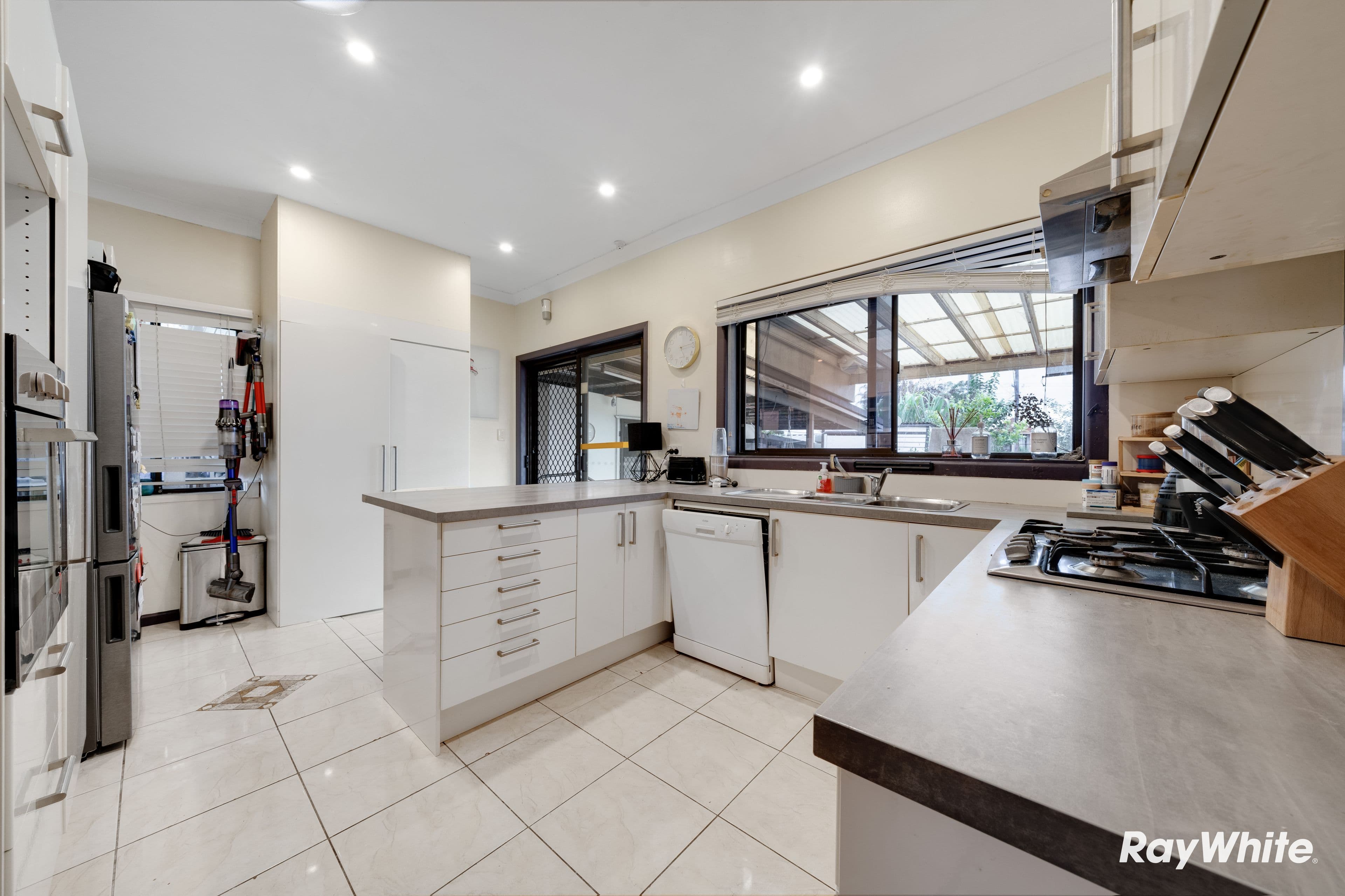 9 Calluna Court, Regents Park QLD 4118, Regents Park - Thumbnail 4