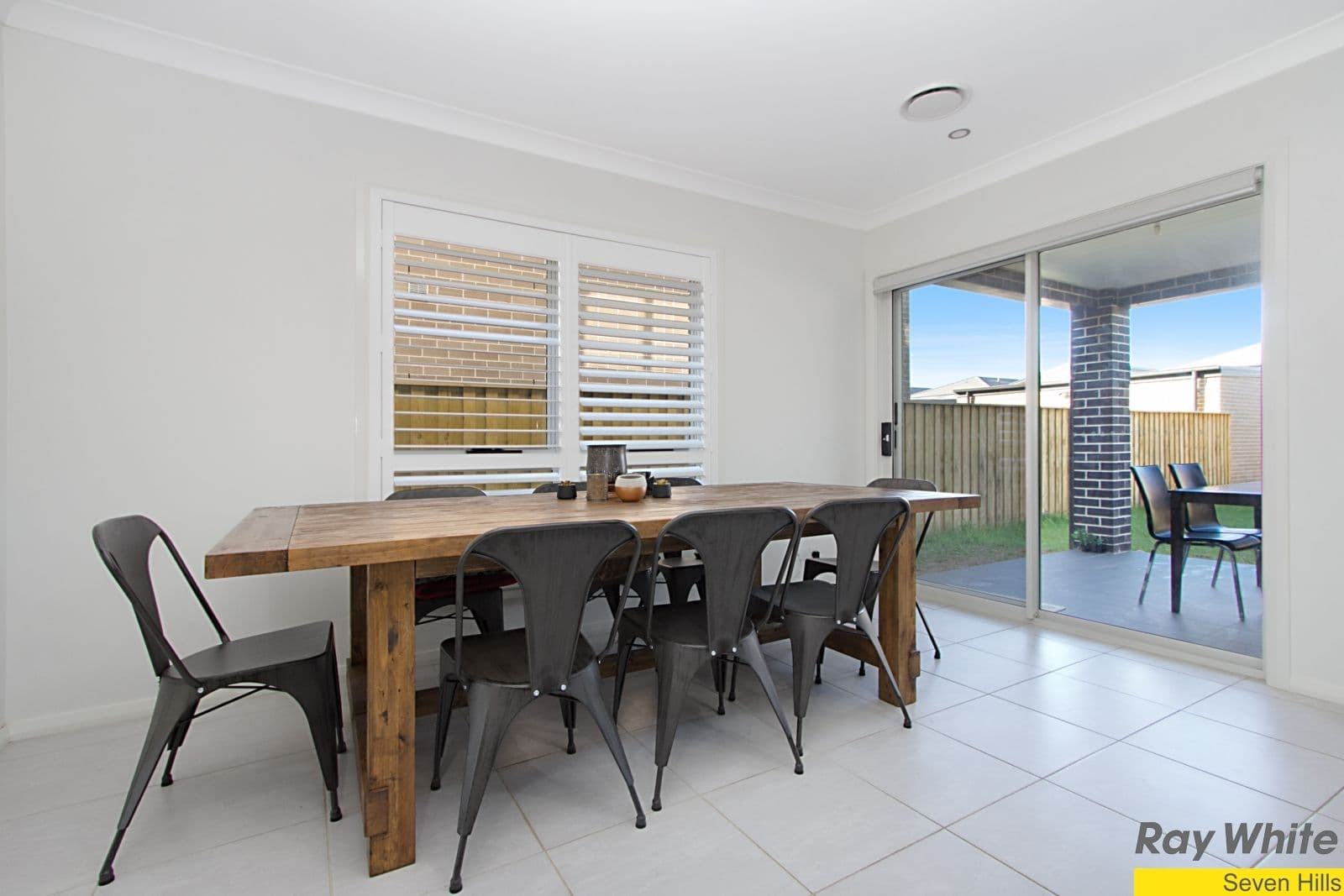 18 Alderton Drive, Colebee - Thumbnail 4
