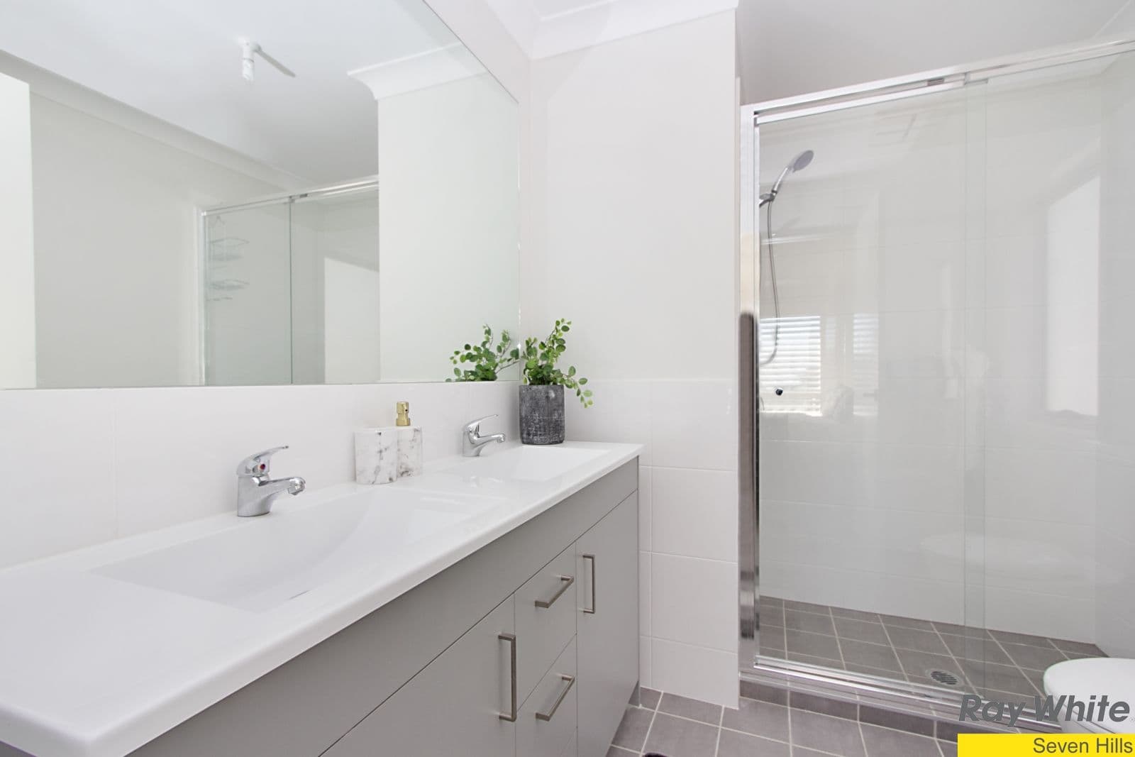18 Alderton Drive, Colebee - Thumbnail 6