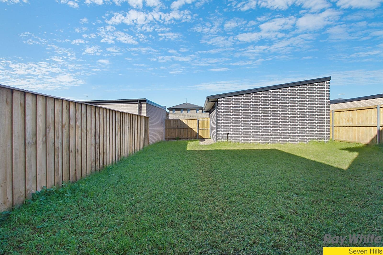 18 Alderton Drive, Colebee - Thumbnail 8