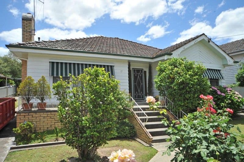 17 Clarence Avenue, KENNINGTON VIC 3550, Kennington - Image 1