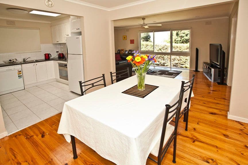 11 Regent Street, MOUNT WAVERLEY VIC 3149, Mount Waverley - Thumbnail 4