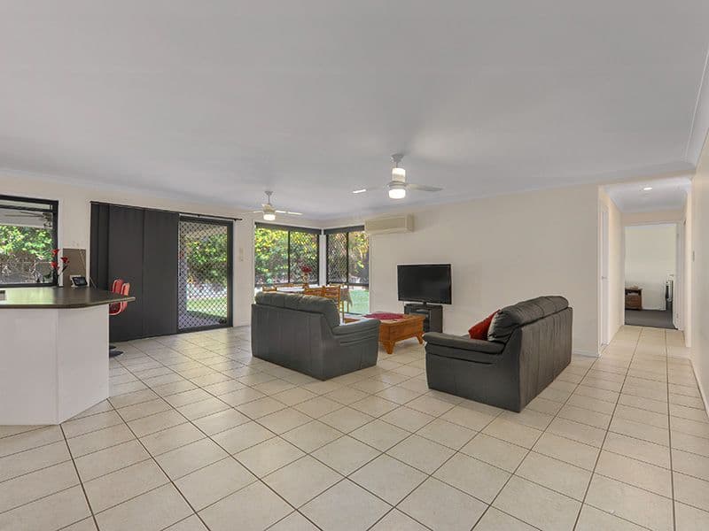 8 Pinehurst Court, Albany Creek QLD 4035, Albany Creek - Thumbnail 7