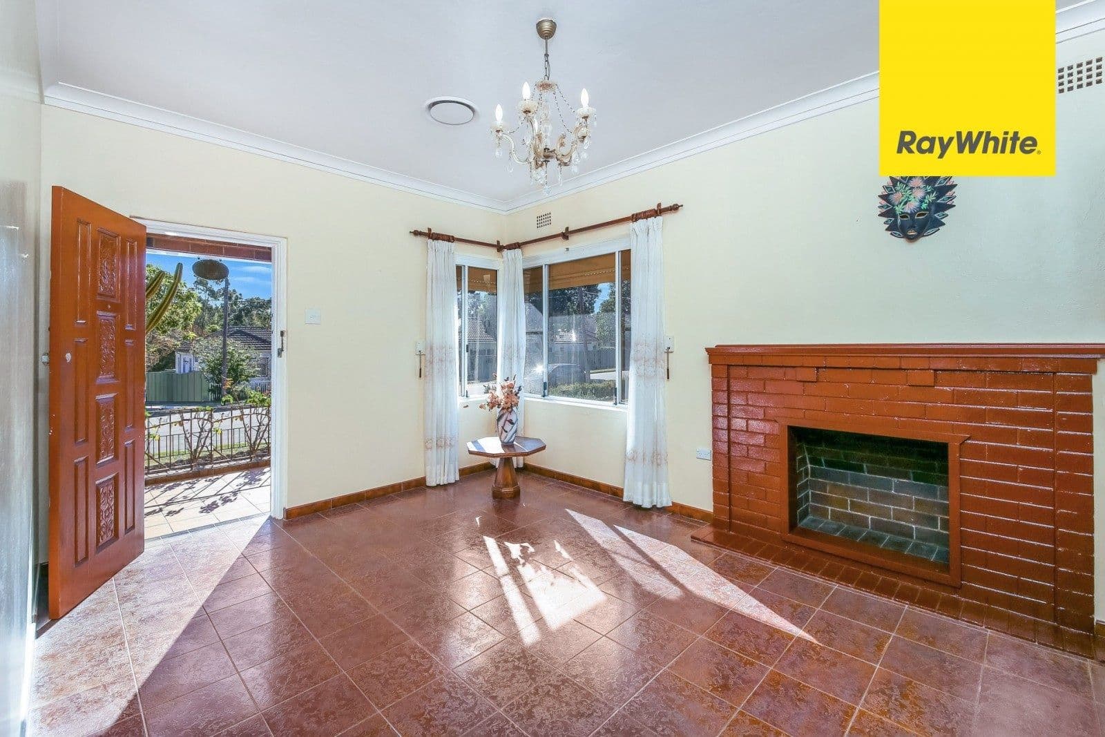 4 Earls Avenue, Riverwood - Thumbnail 2