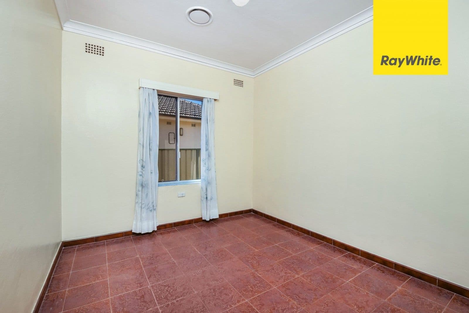 4 Earls Avenue, Riverwood - Thumbnail 8