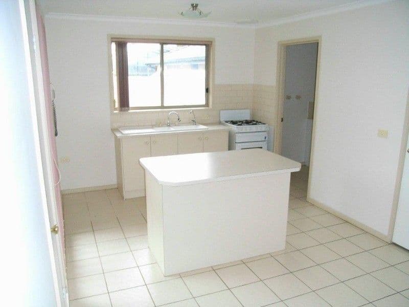 1B Catherine Drive, SYDENHAM VIC 3037, Sydenham - Thumbnail 3