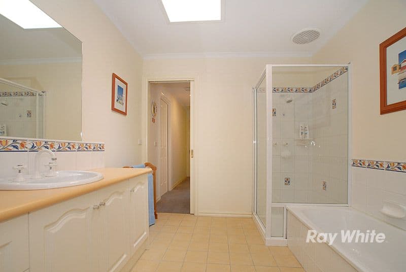 7 Eastern Park Square, NARRE WARREN SOUTH VIC 3805, Narre Warren South - Thumbnail 5