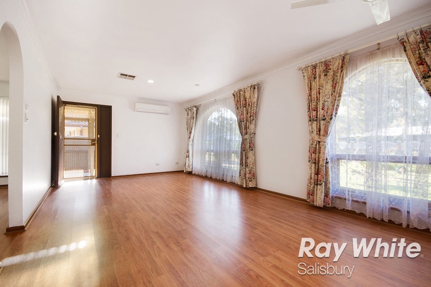 8 Blundell Close, Salisbury Downs SA 5108, Salisbury Downs - Thumbnail 2