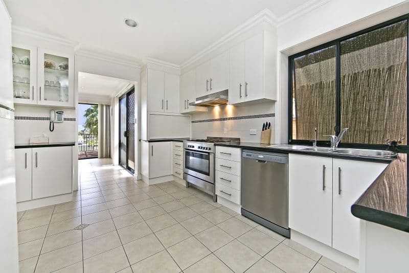 13 Hilltop Avenue, RIDGEHAVEN SA 5097, Ridgehaven - Thumbnail 2
