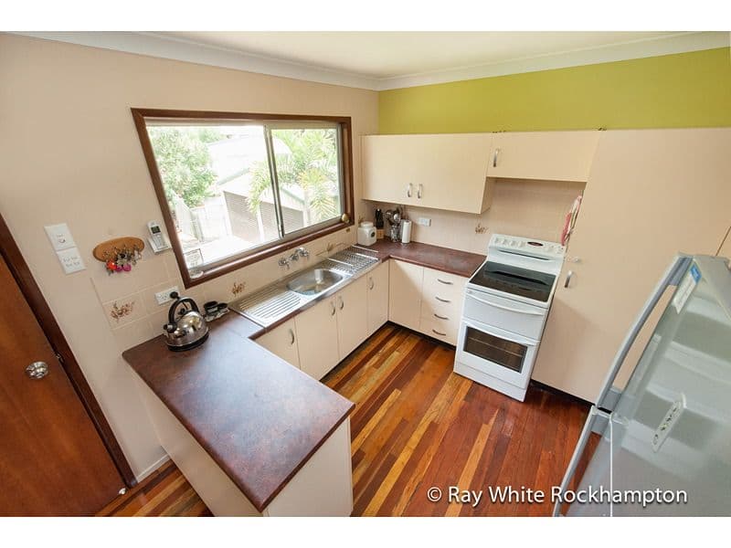 11 Agnew Avenue, NORMAN GARDENS QLD 4701, Norman Gardens - Thumbnail 4