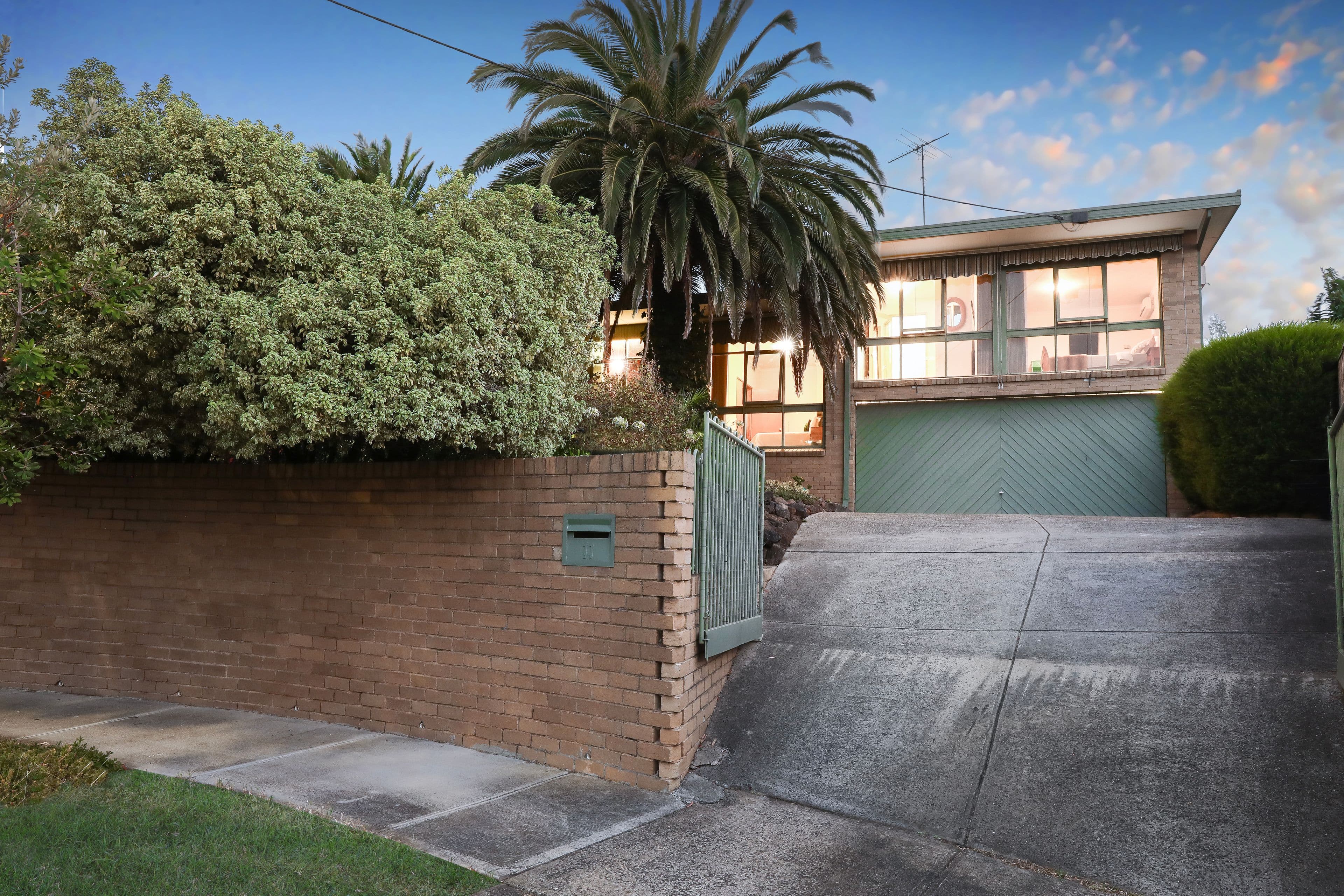 11 Keyes Place, Gladstone Park VIC 3043, Gladstone Park - Thumbnail 2
