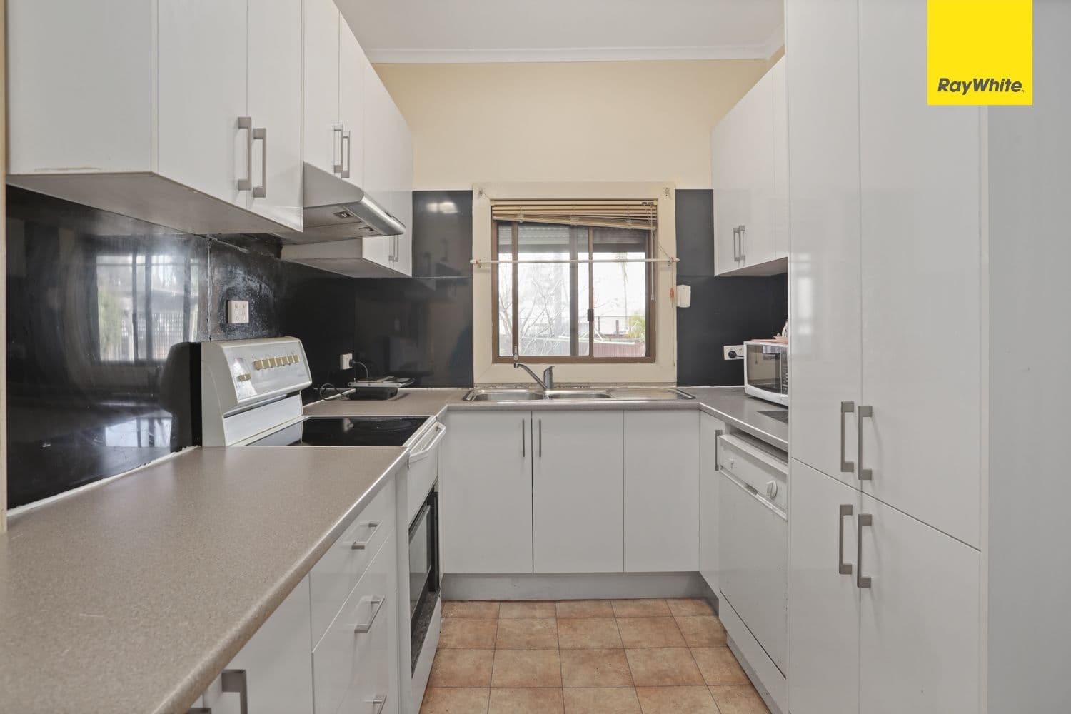 17 Lander Avenue, Blacktown NSW 2148, Blacktown - Thumbnail 6
