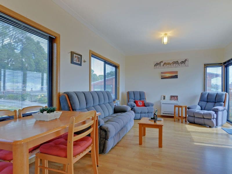 15 Pelissier Street, Somerset TAS 7322, Somerset - Thumbnail 3