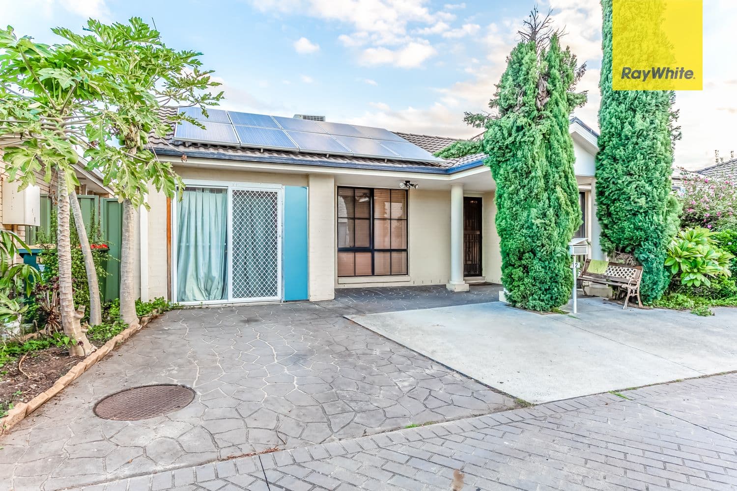 12 Caspian Court, Plumpton - Image 1