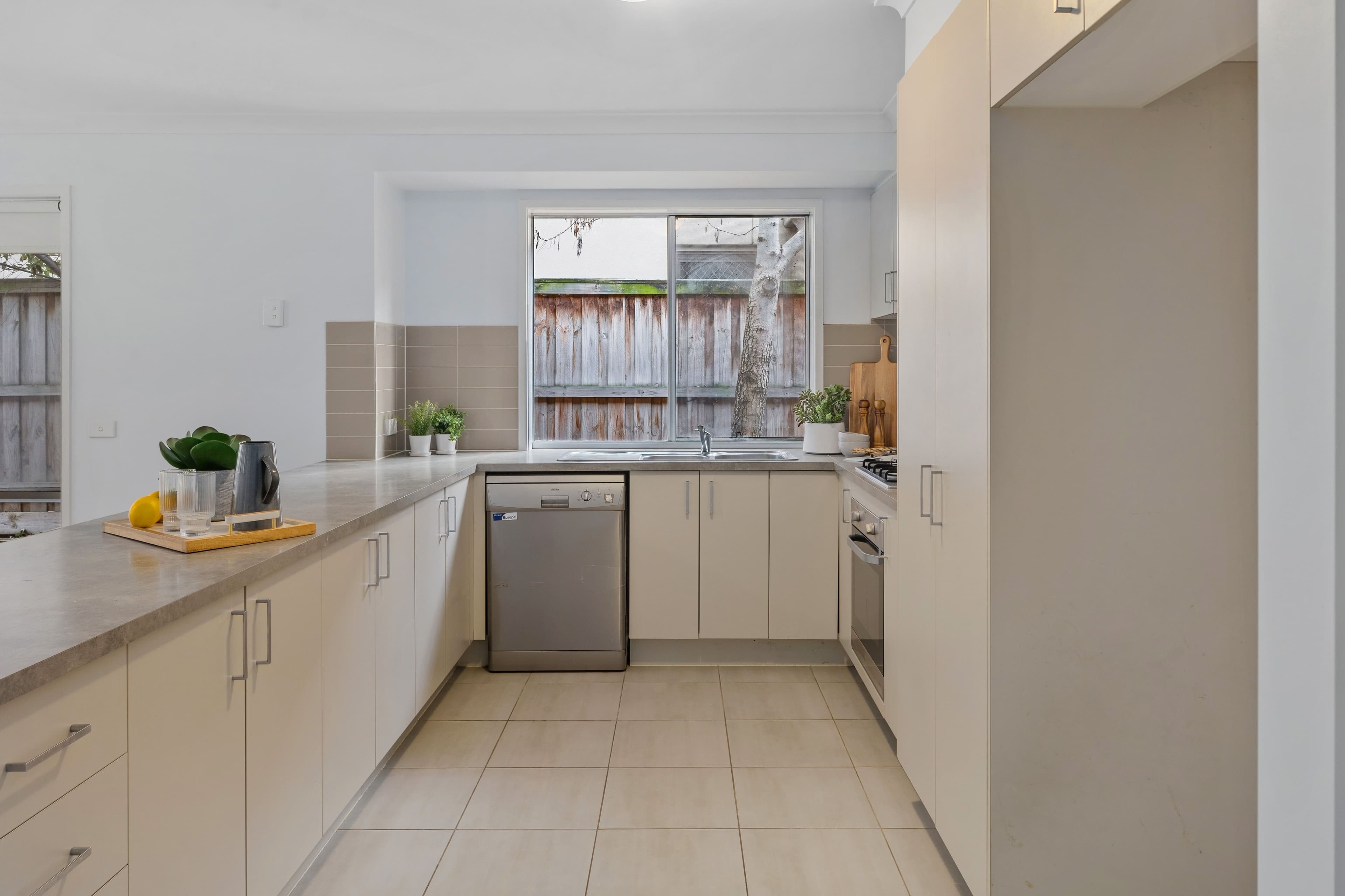 11 Positano Way, Lalor VIC 3075, Lalor - Thumbnail 4