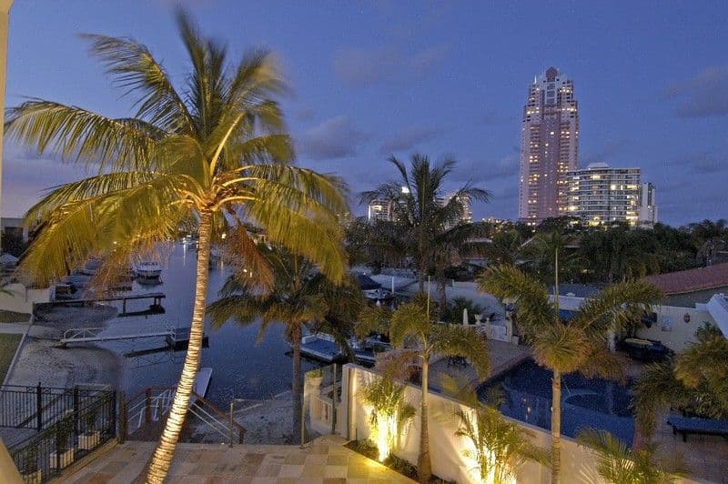 23 Admiralty Drive, MAIN BEACH QLD 4217, Main Beach - Thumbnail 2