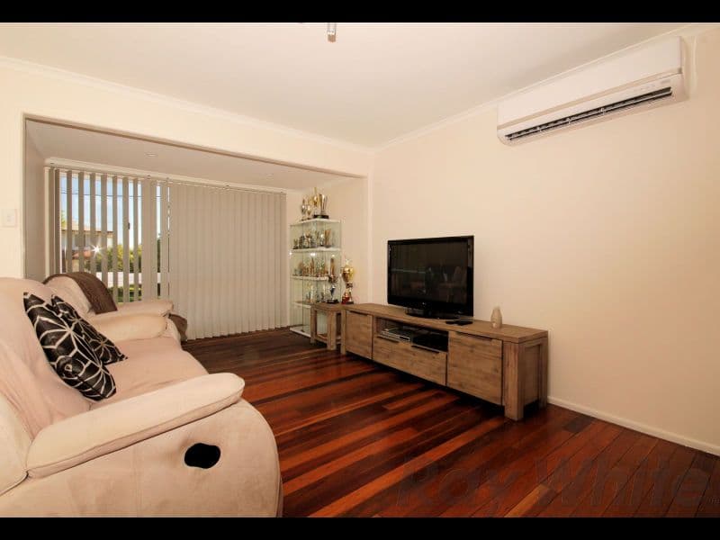 18 Thompson Street, Bundamba QLD 4304, Bundamba - Thumbnail 2