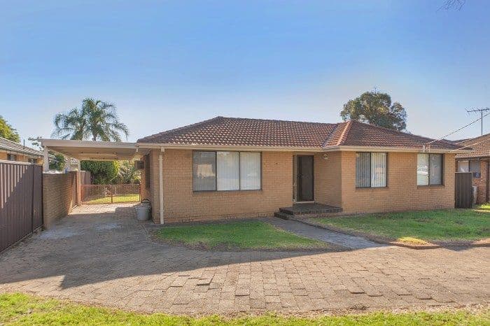 25 Holly Avenue, CHIPPING NORTON NSW 2170, Chipping Norton - Image 1