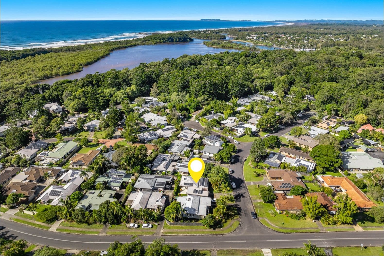 2/1 Boondoon Crescent, Ocean Shores NSW 2483, Ocean Shores - Thumbnail 2