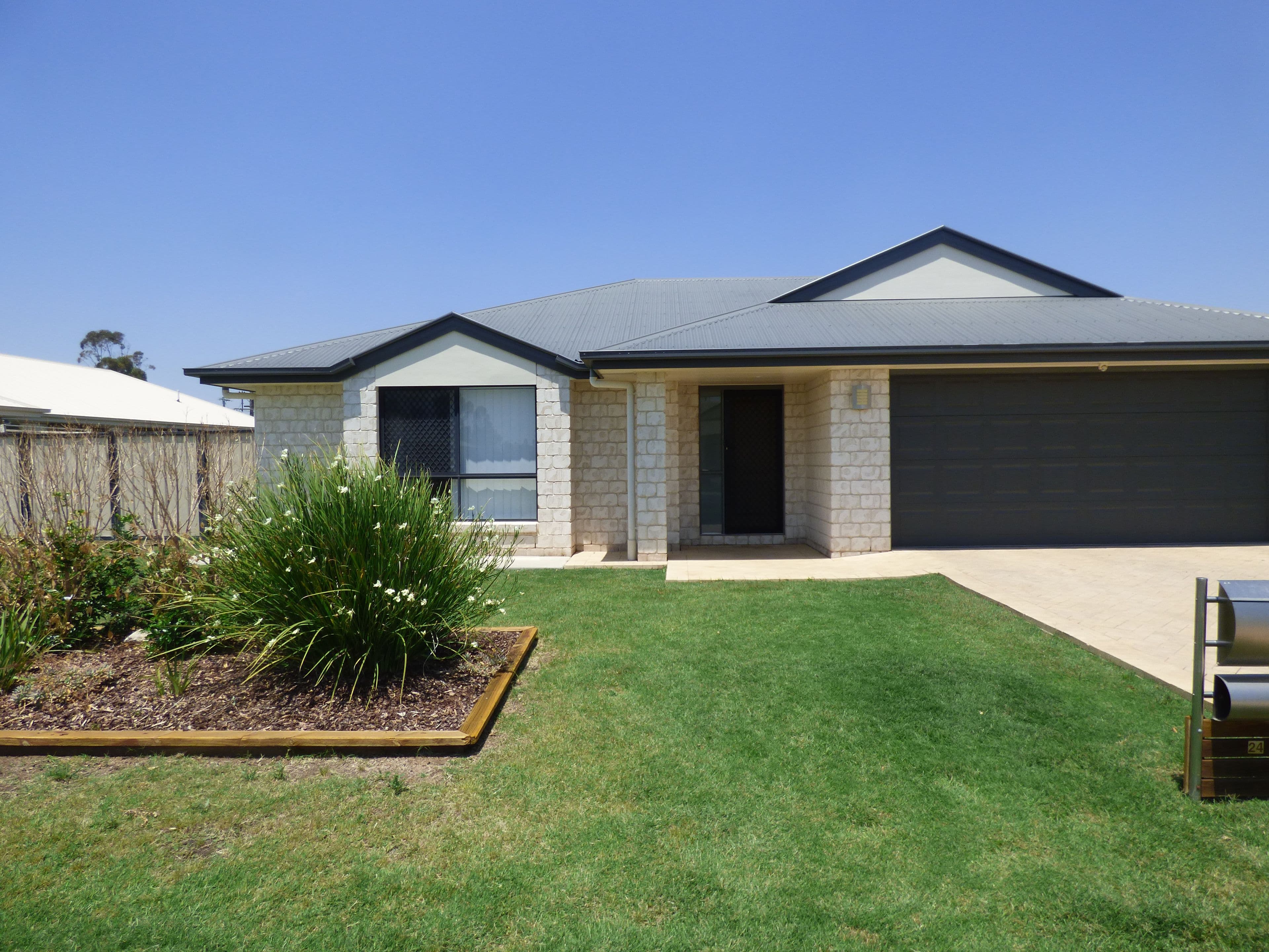 24 Everingham Avenue, Roma QLD 4455, Roma - Thumbnail 2