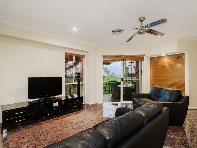 25 Oregon Way, Oxenford QLD 4210, Oxenford - Thumbnail 4