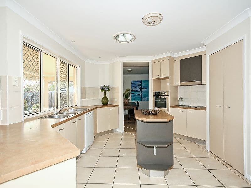 7 Saranah Place, WELLINGTON POINT QLD 4160, Wellington Point - Thumbnail 4