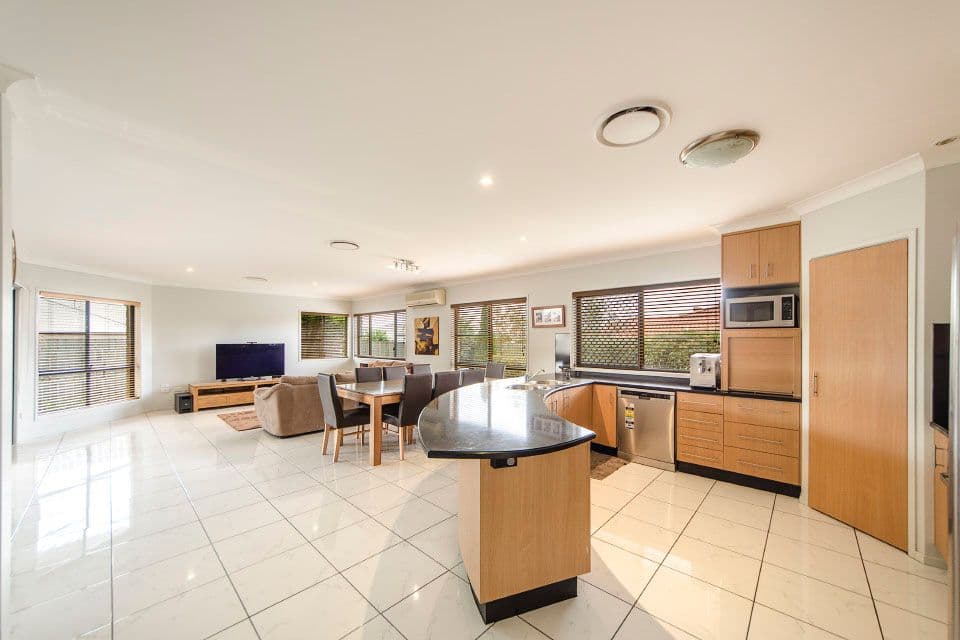 7 Fadden Crescent, Middle Ridge QLD 4350, Middle Ridge - Thumbnail 2