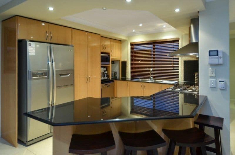 9 Anthony Drive, BURLEIGH WATERS QLD 4220, Burleigh Waters - Thumbnail 4
