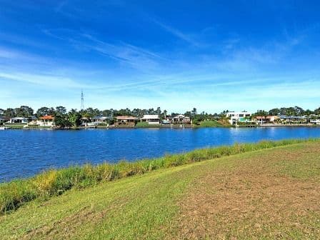 5 Trimaran Place, CLEAR ISLAND WATERS QLD 4226, Clear Island Waters - Thumbnail 2