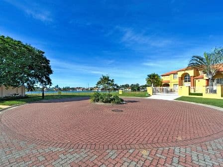5 Trimaran Place, CLEAR ISLAND WATERS QLD 4226, Clear Island Waters - Thumbnail 7