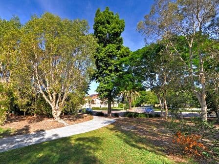 5 Trimaran Place, CLEAR ISLAND WATERS QLD 4226, Clear Island Waters - Thumbnail 8