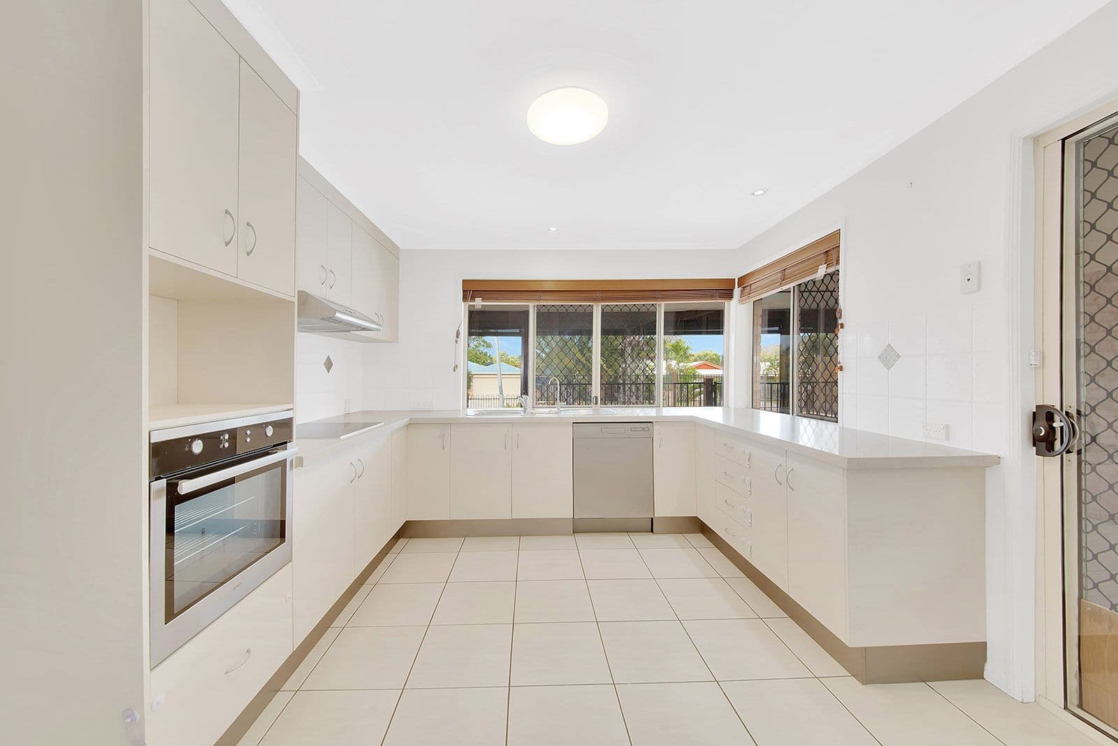 1 Rothbury Place, New Auckland QLD 4680, New Auckland - Thumbnail 2