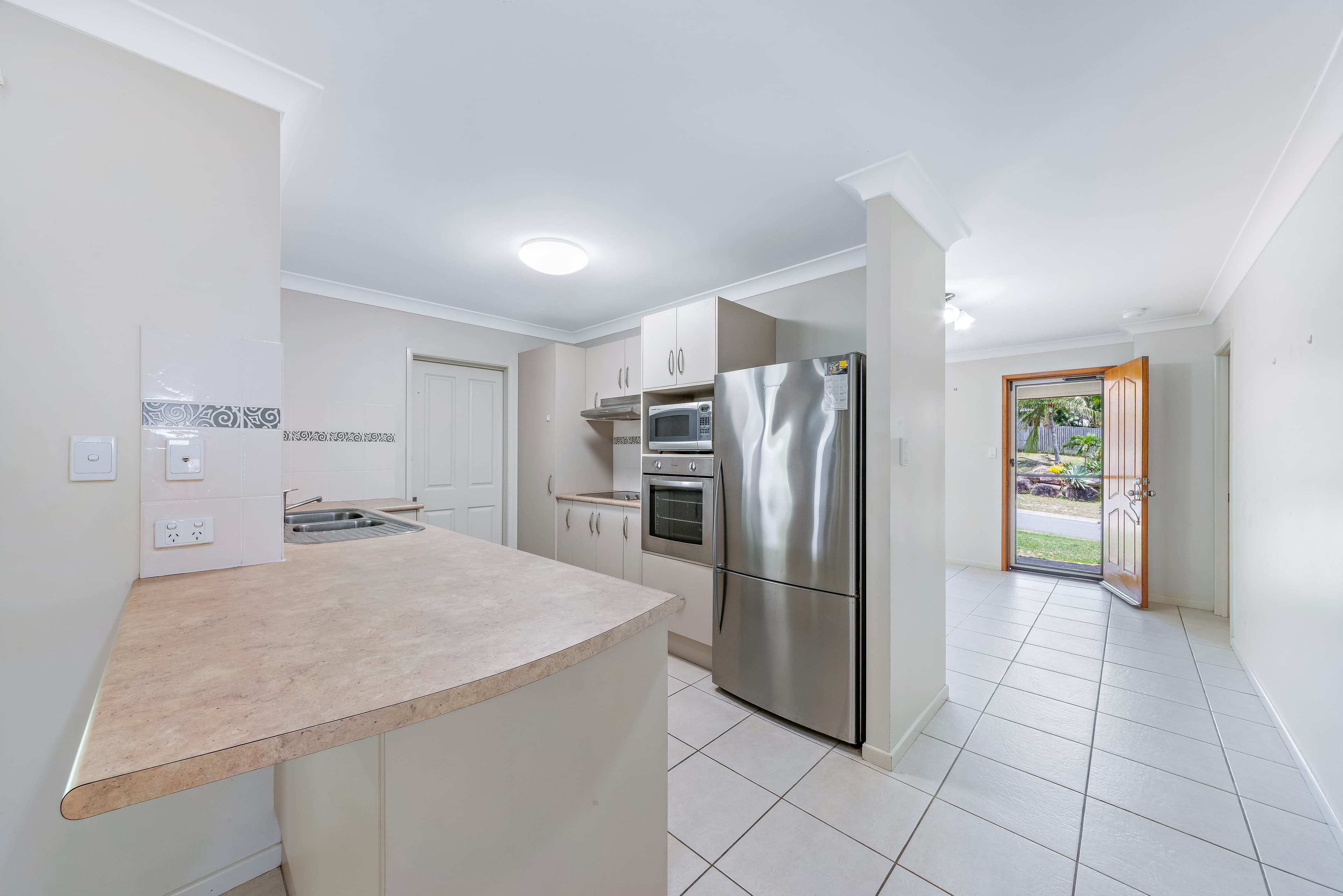 39 Sanctuary Avenue, Jubilee Pocket QLD 4802, Jubilee Pocket - Thumbnail 2