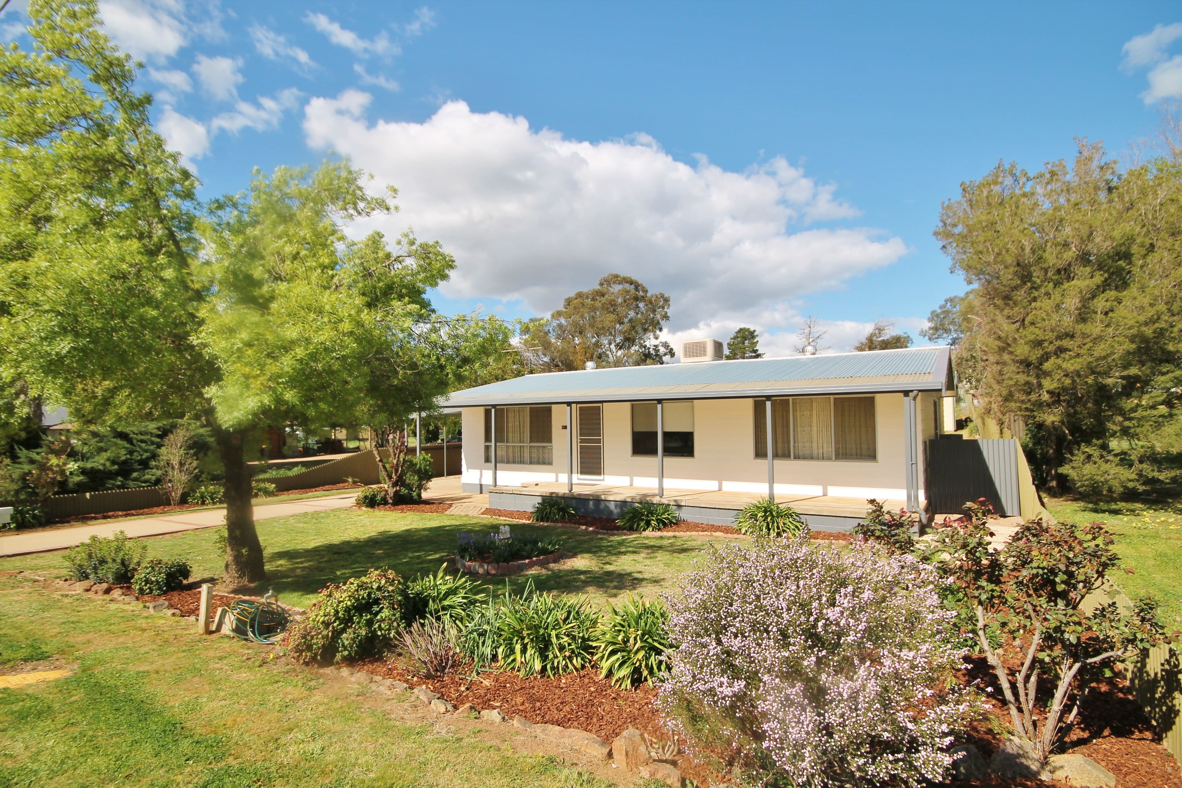 16 Briggs Street, Young NSW 2594, Young - Image 1