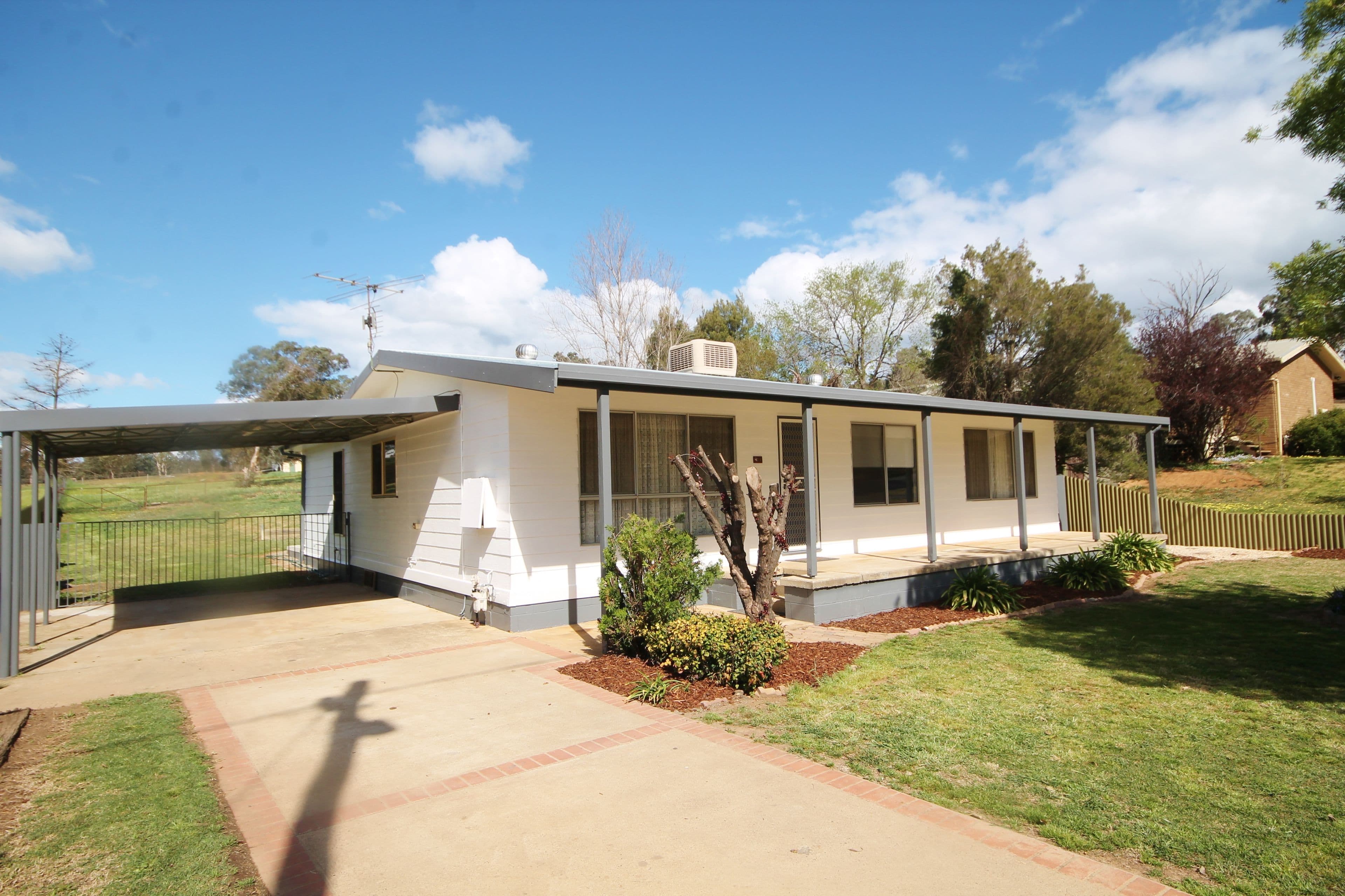 16 Briggs Street, Young NSW 2594, Young - Thumbnail 2