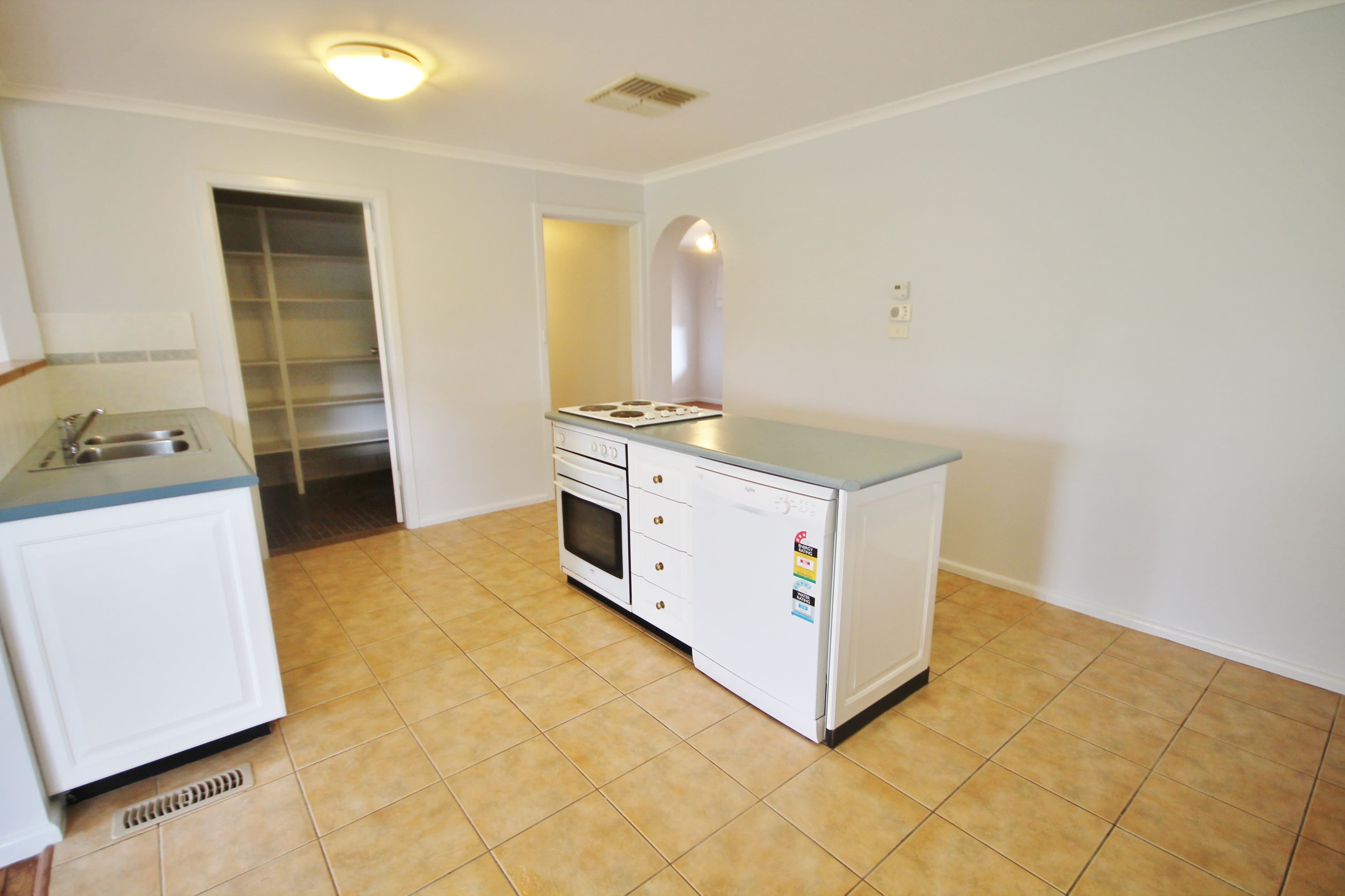 16 Briggs Street, Young NSW 2594, Young - Thumbnail 4