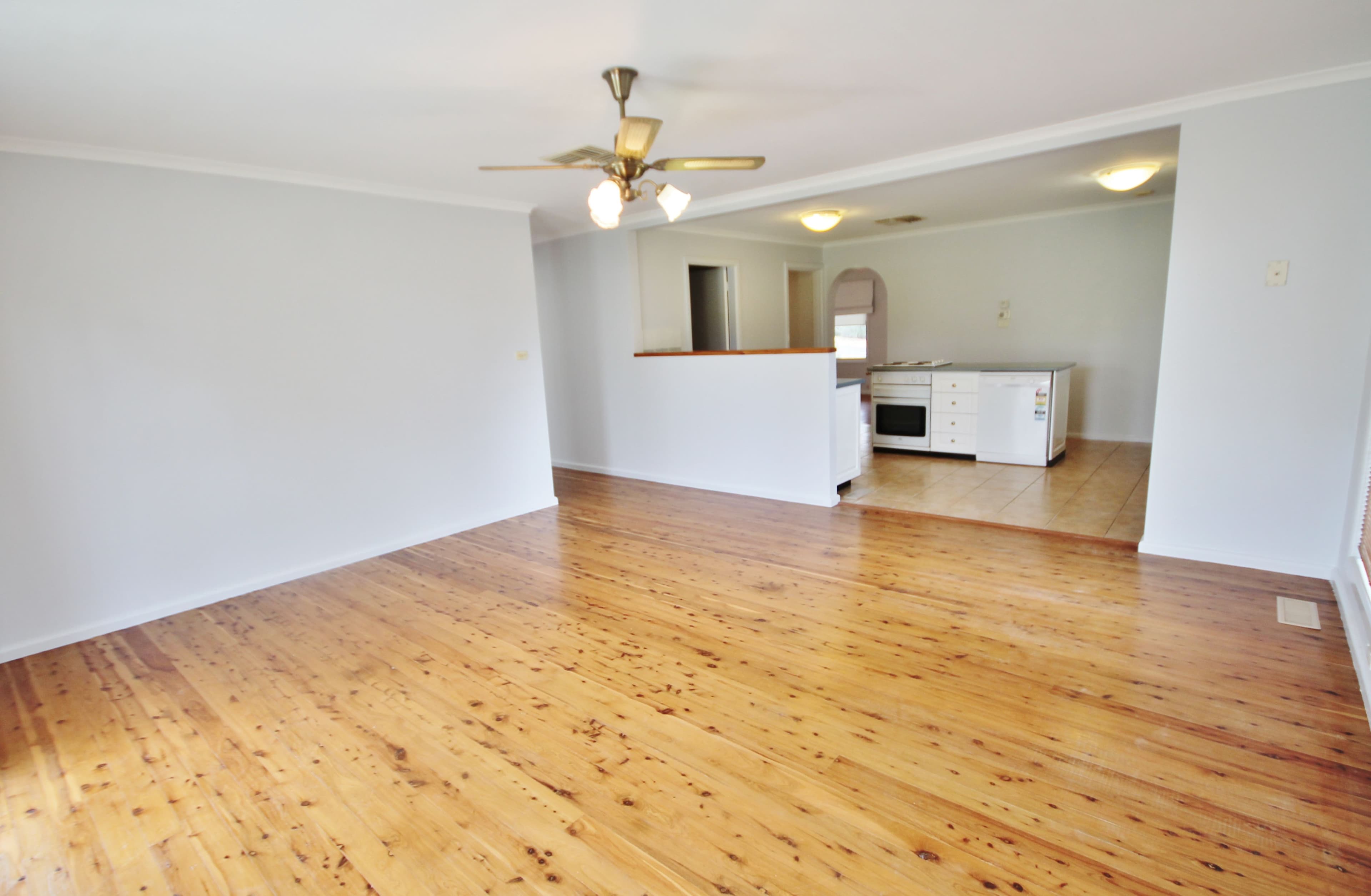 16 Briggs Street, Young NSW 2594, Young - Thumbnail 6