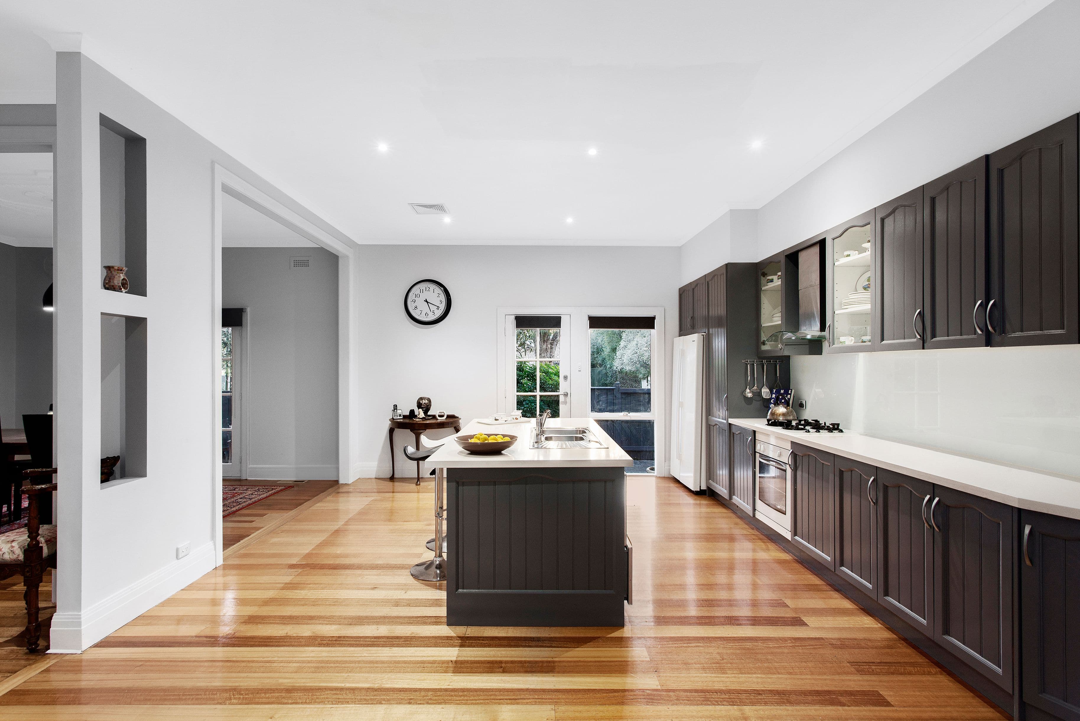 11 Munro Avenue, Carnegie VIC 3163, Carnegie - Thumbnail 2
