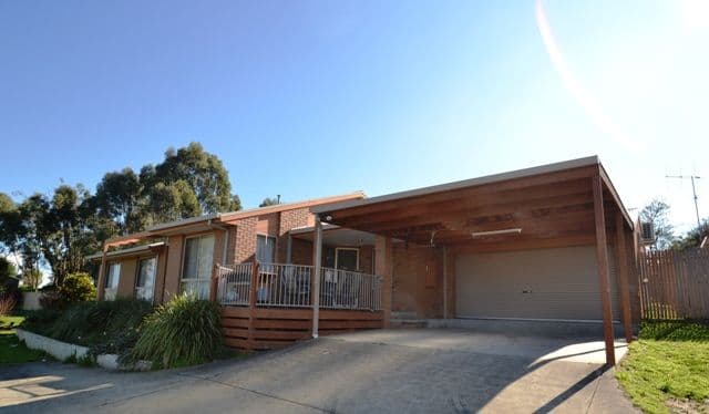 17 Hanley Crescent, SEYMOUR VIC 3660, Seymour - Image 1