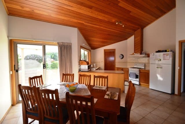 17 Hanley Crescent, SEYMOUR VIC 3660, Seymour - Thumbnail 3