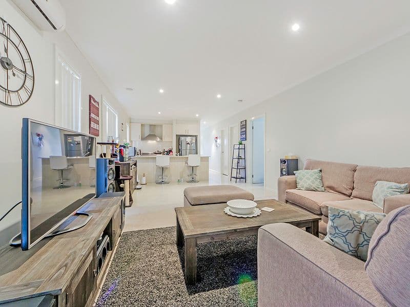 2 Palace Road, Point Cook VIC 3030, Point Cook - Thumbnail 6