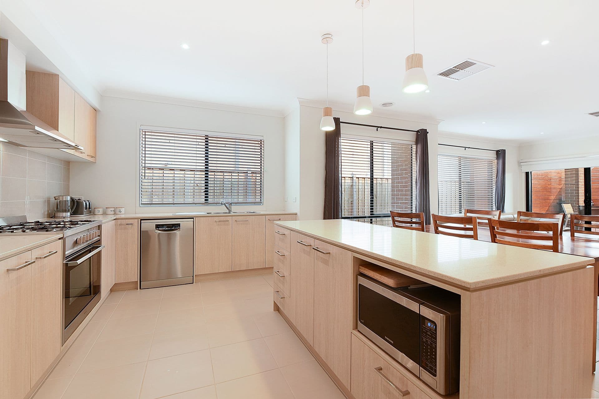 39 Tideswell Street, Clyde North VIC 3978, Clyde North - Thumbnail 4