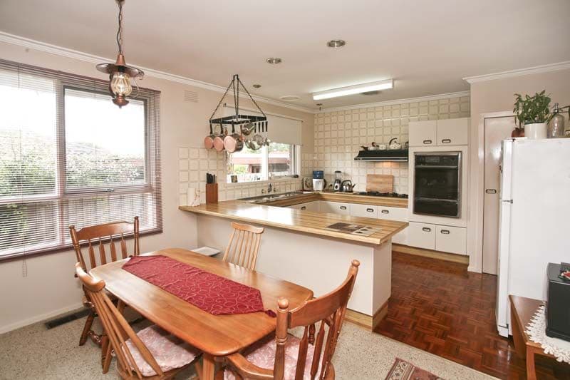 12  Walton Heath Crescent, MOUNT WAVERLEY VIC 3149, Mount Waverley - Thumbnail 2