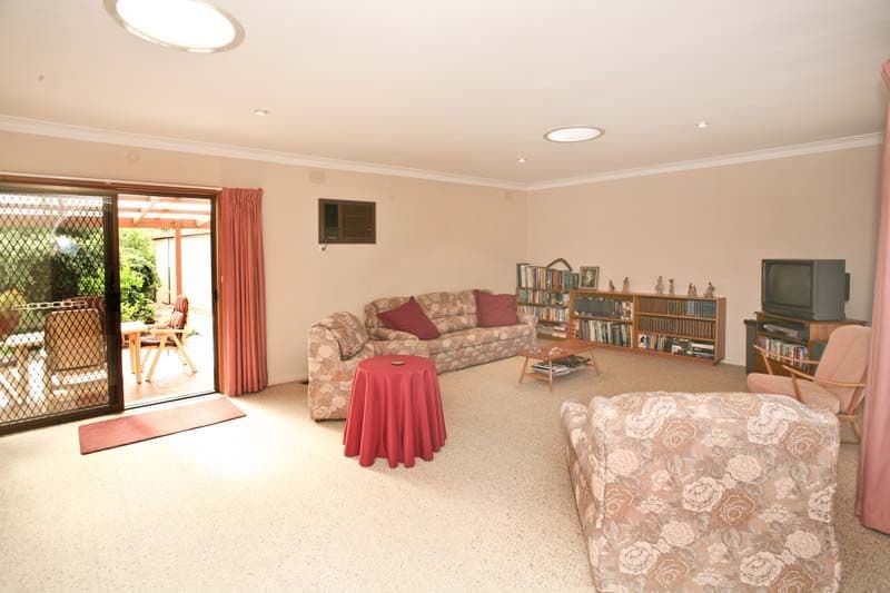 12  Walton Heath Crescent, MOUNT WAVERLEY VIC 3149, Mount Waverley - Thumbnail 3