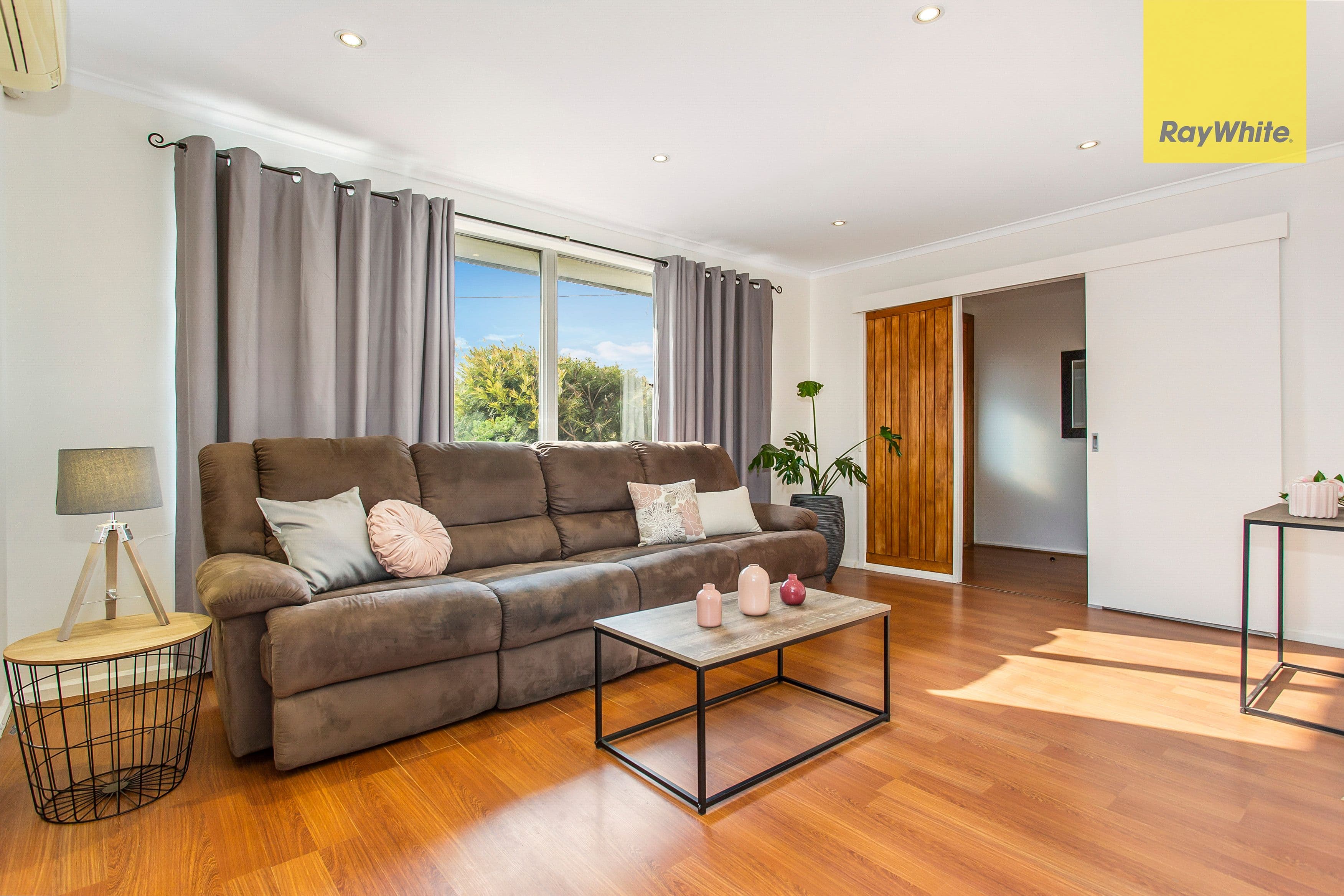 6 Barrington Crescent, Gladstone Park VIC 3043, Gladstone Park - Thumbnail 2