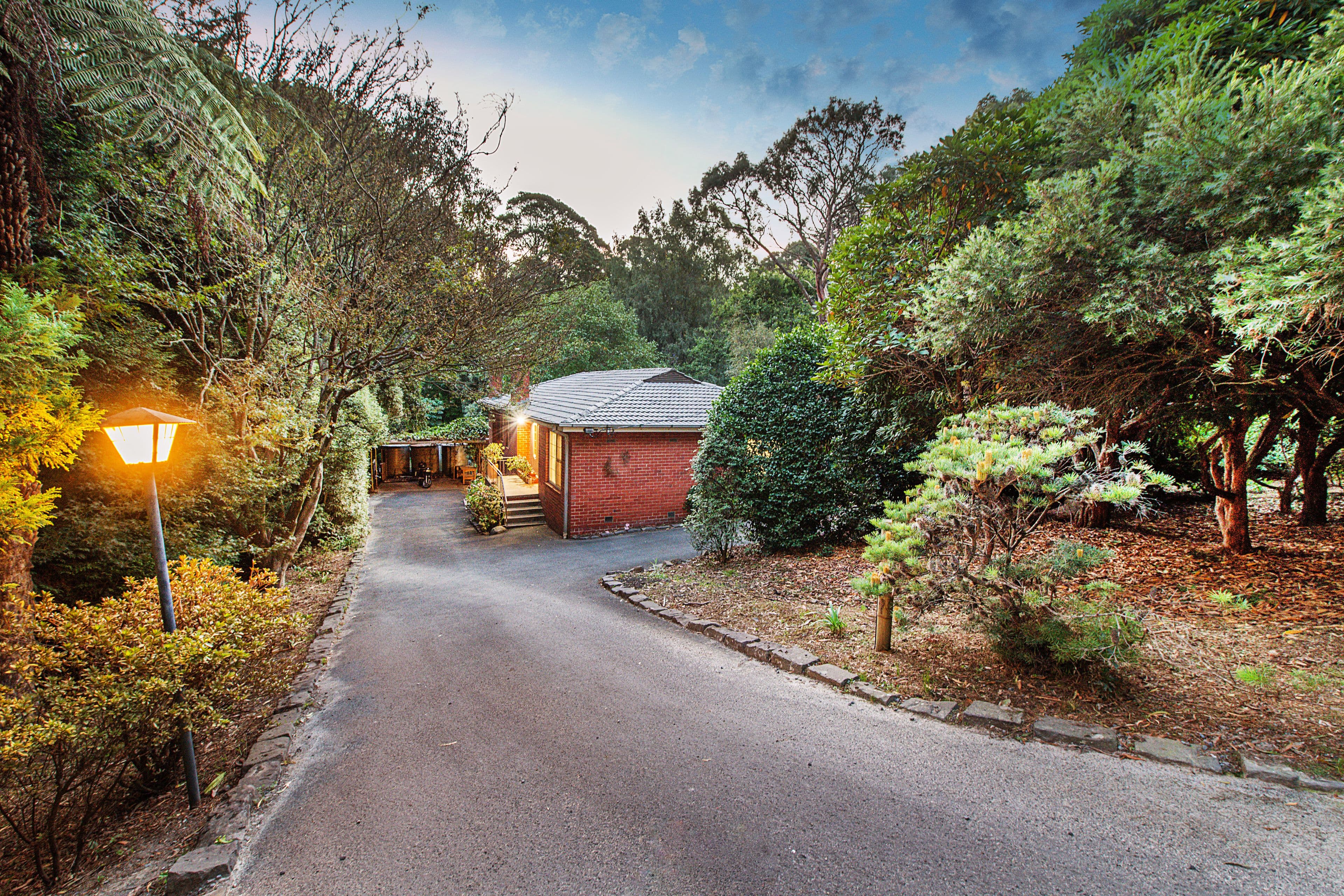 8 Seaview Avenue, Ferny Creek VIC 3786, Ferny Creek - Thumbnail 2