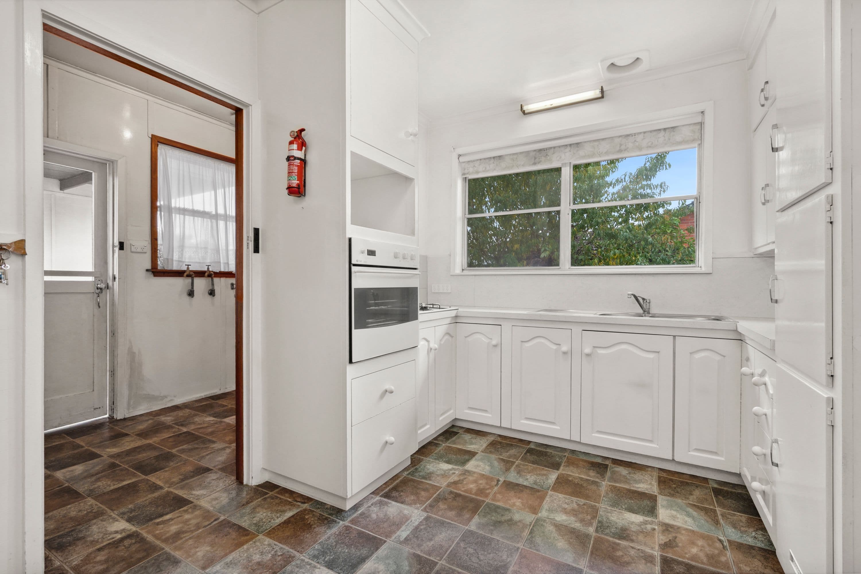 27 Goulburn Avenue, Corio VIC 3214, Corio - Thumbnail 7